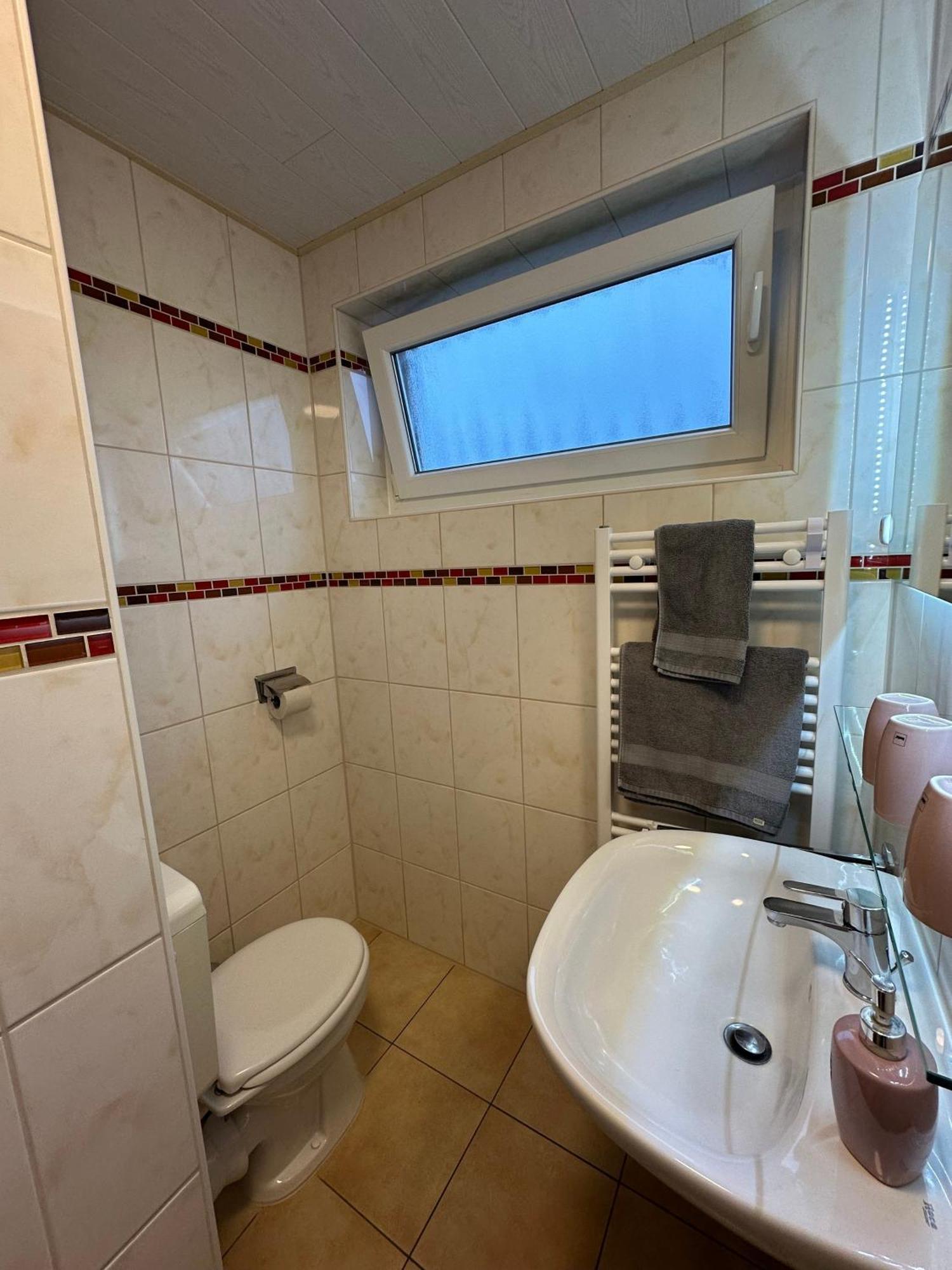 Ferienwohnung Haus Boje "Knurrhahn" Neuharlingersiel Exteriör bild